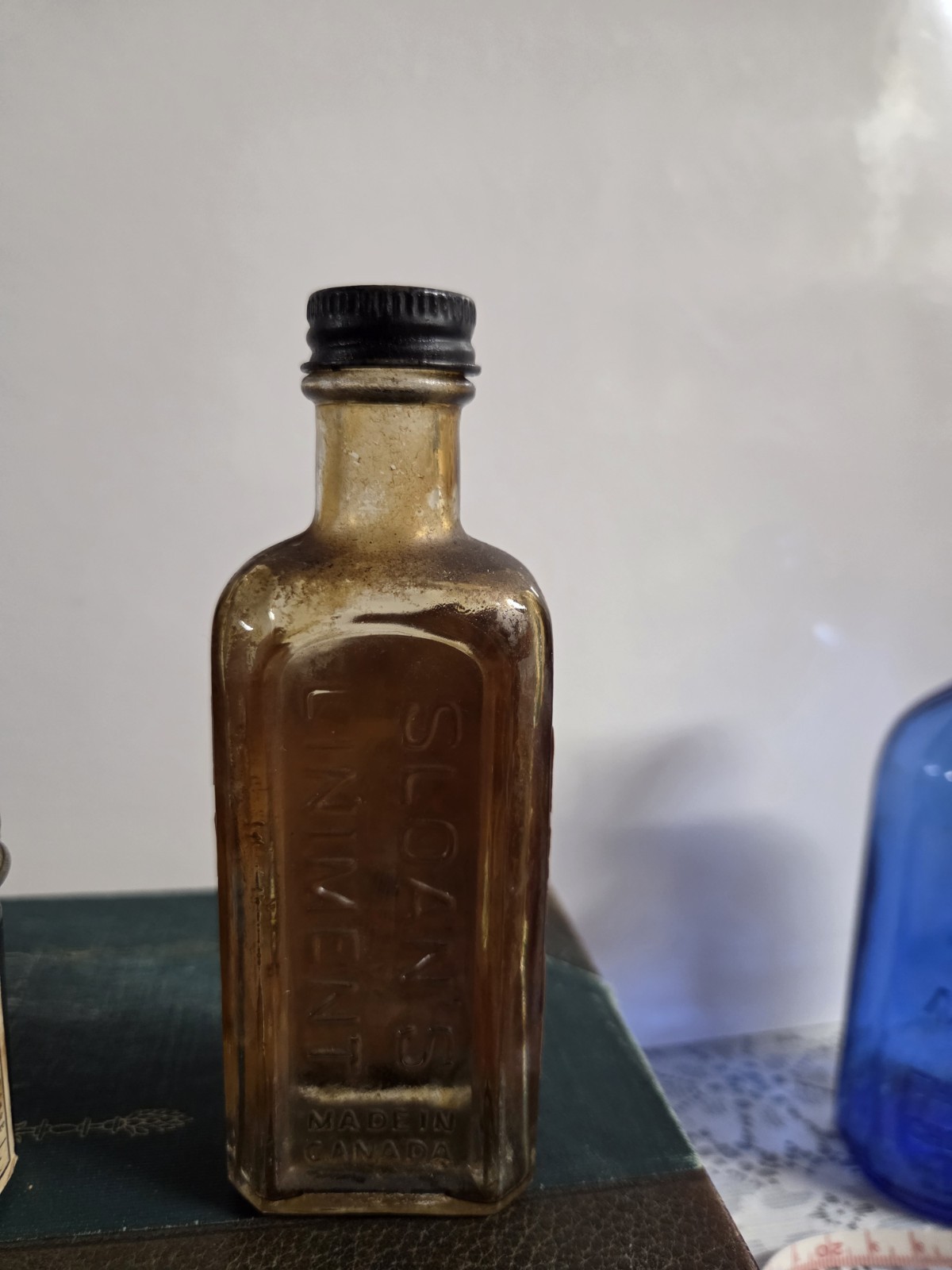 Antique Apothecary Bottle Set – Amber & Cobalt Glass – Vintage Medicine Jars…