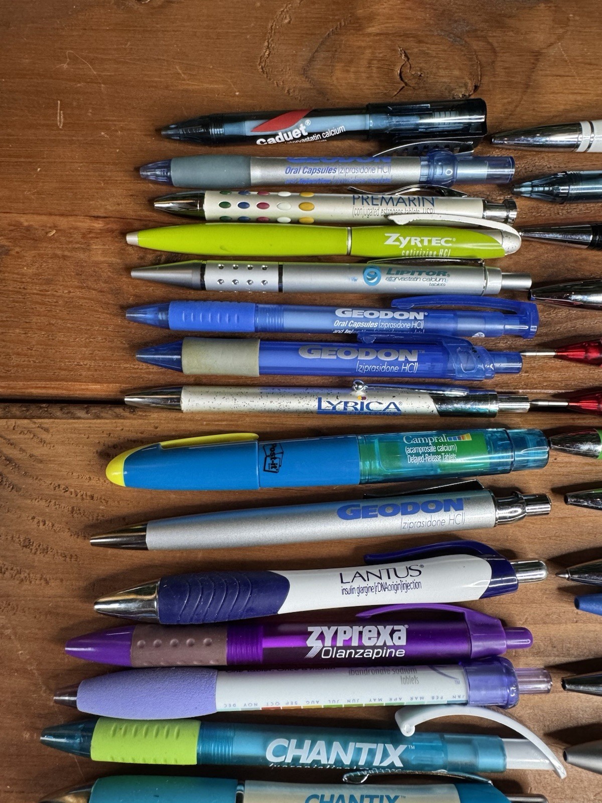 Lot 38 Pharmaceutical Advertising Pens Lyrica Zyprexa Geodon + 3 Pen Lights