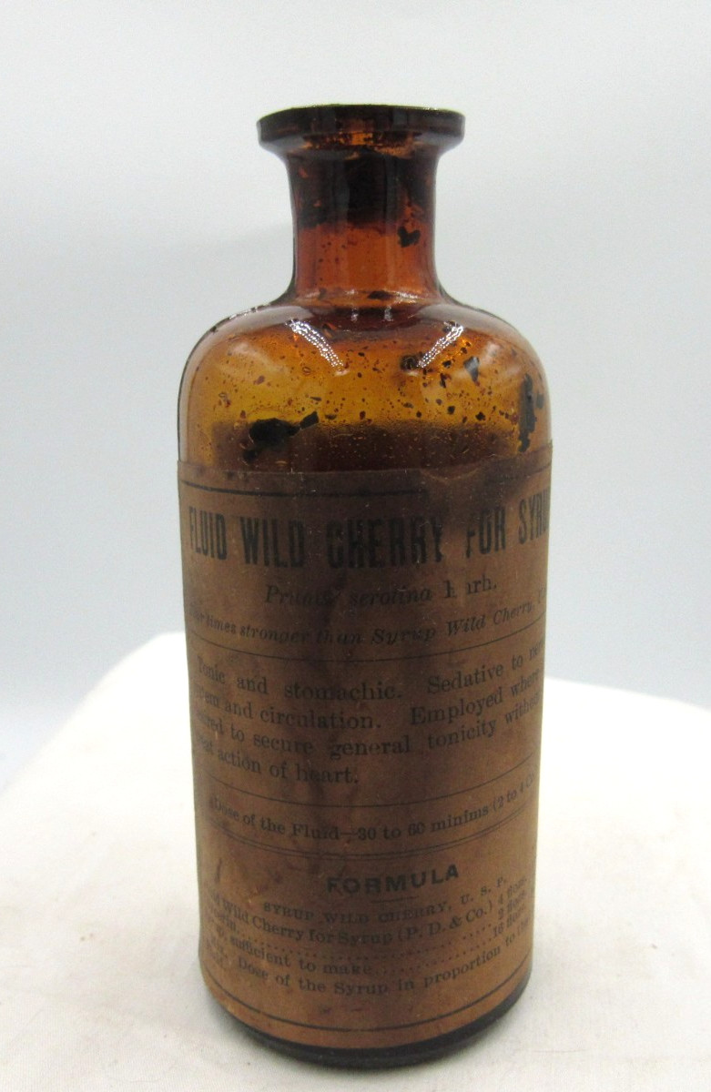 BW – 1900’s Parke, Davis & CO Wild Cherry Detroit Mich 4 3/4 ” Medicine bottle