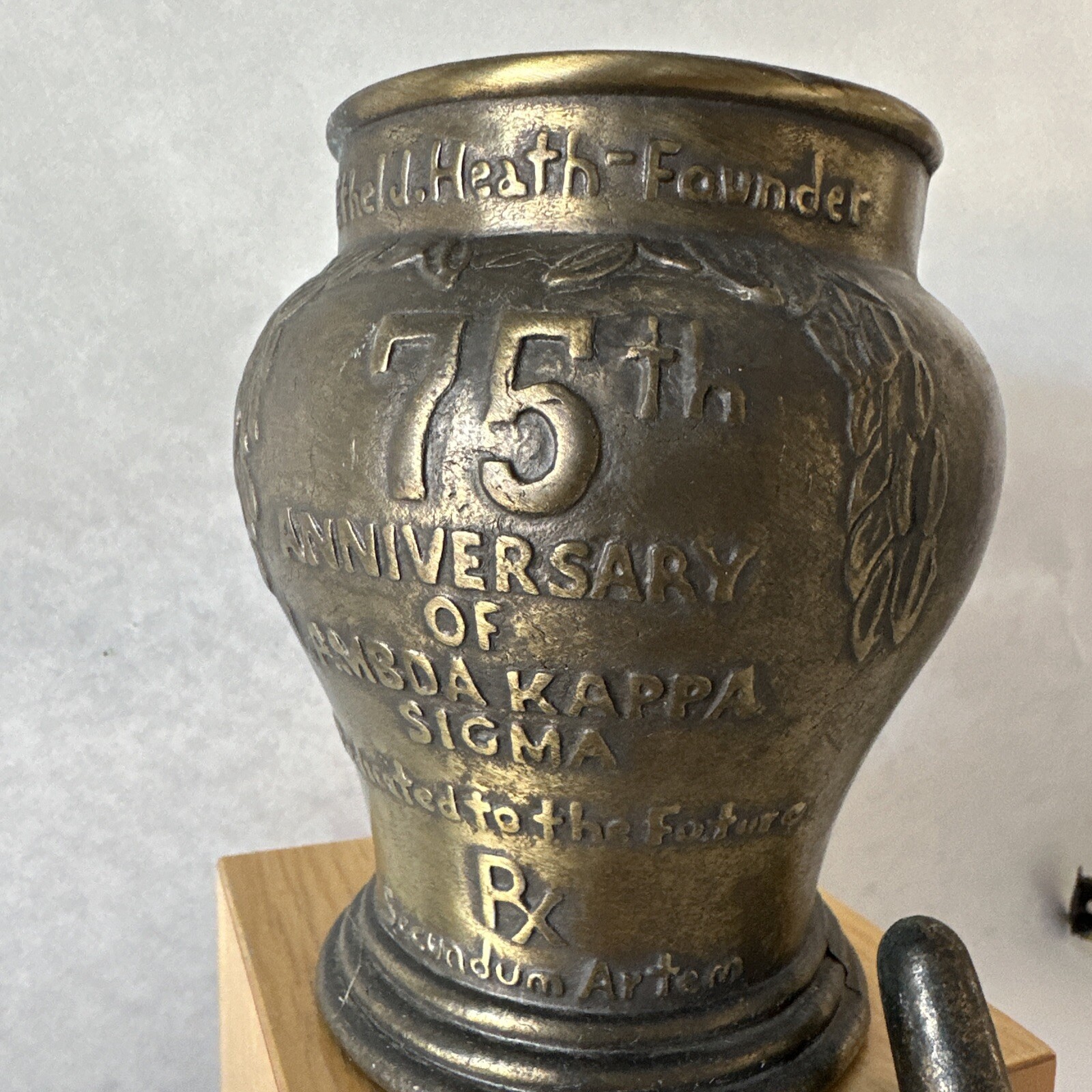 Lambda Kappa Sigma Mortar And Pestle Schering 1989 Vintage 28th Edition