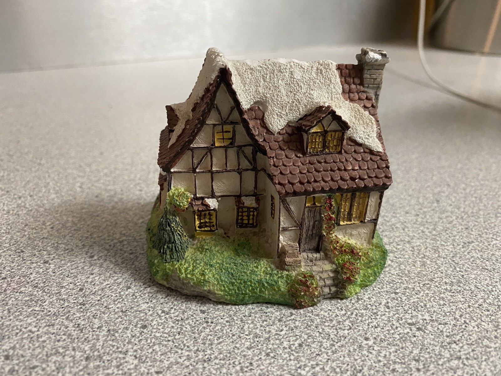 Vintage1992 Cornwall Collectors Society Bingly Apothecary Resin Pharmacy Cottage
