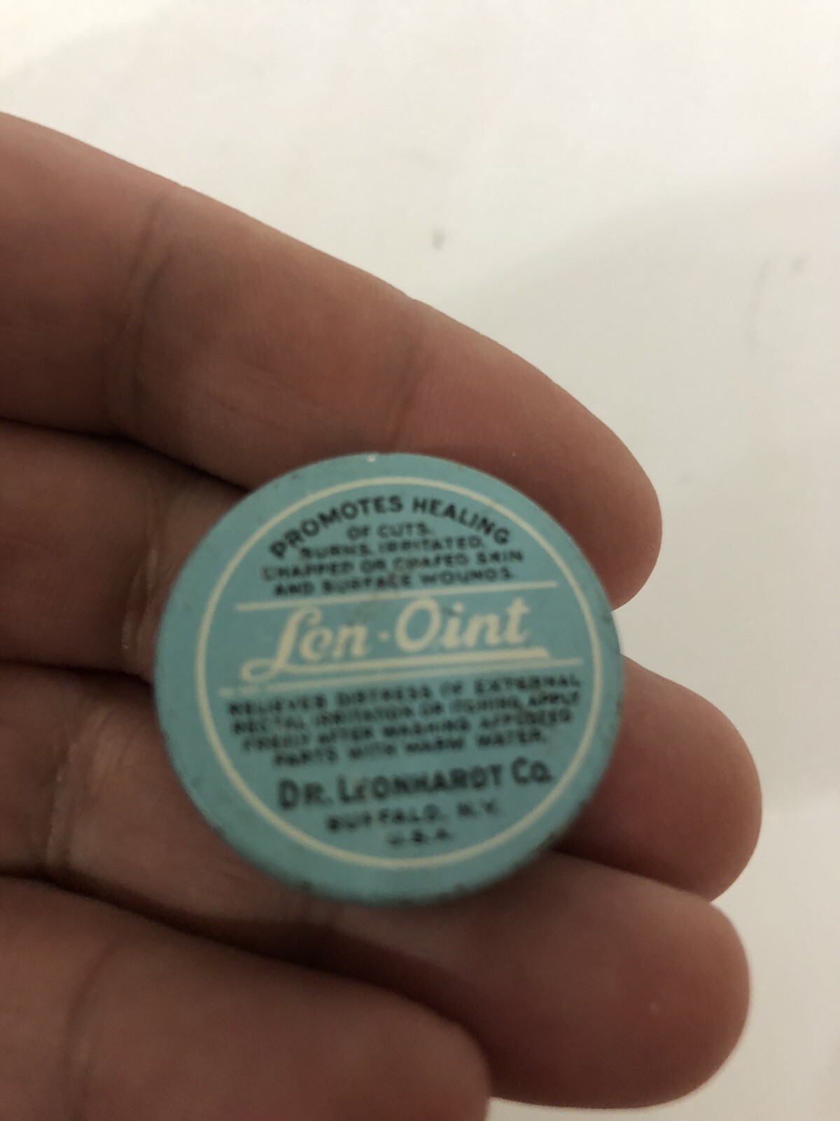 Vintage Buffalo NY Len-Oint Tin Dr Leonhardt Co Burn Cream Nice