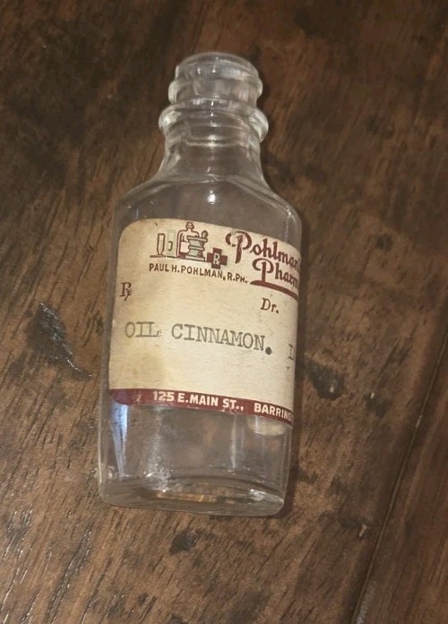 Pohlmans Pharmacy Barrington Illinois MEDICINE BOTTLE Oil Cinnamon
