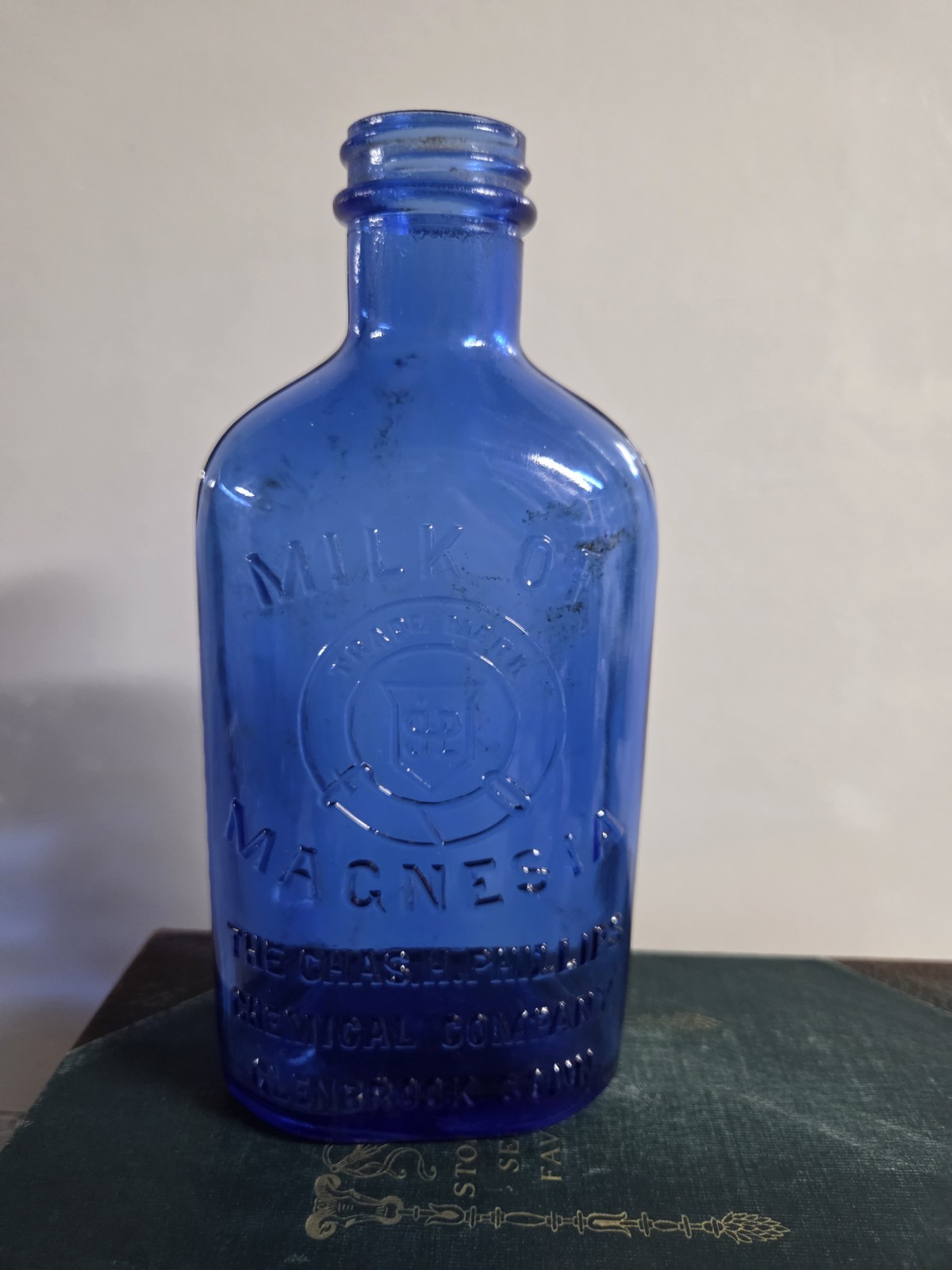 Vintage Apothecary Bottle Set – Pharmacy & Medicine Bottles – Cobalt & Amber…