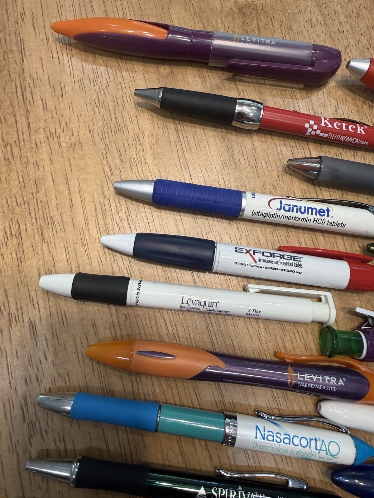 Lot of 25 Pharmaceutical Drug Rep Advertising Ballpoint Pens Rocephin Zoloft ++