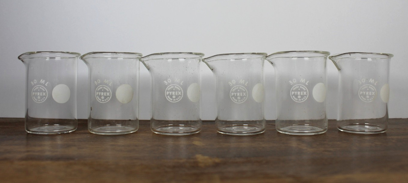 Set of Six Vintage 30ml Pyrex Beakers – Mid-Century Lab Glass | Made in USA