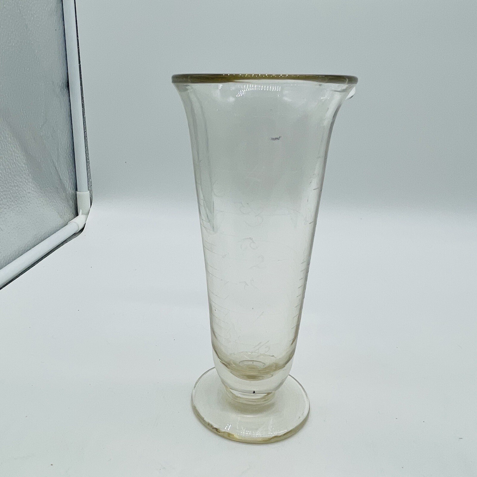 VINTAGE ETCHED GLASS FOOTED MEASURING BEAKER LAB APOTHECARY