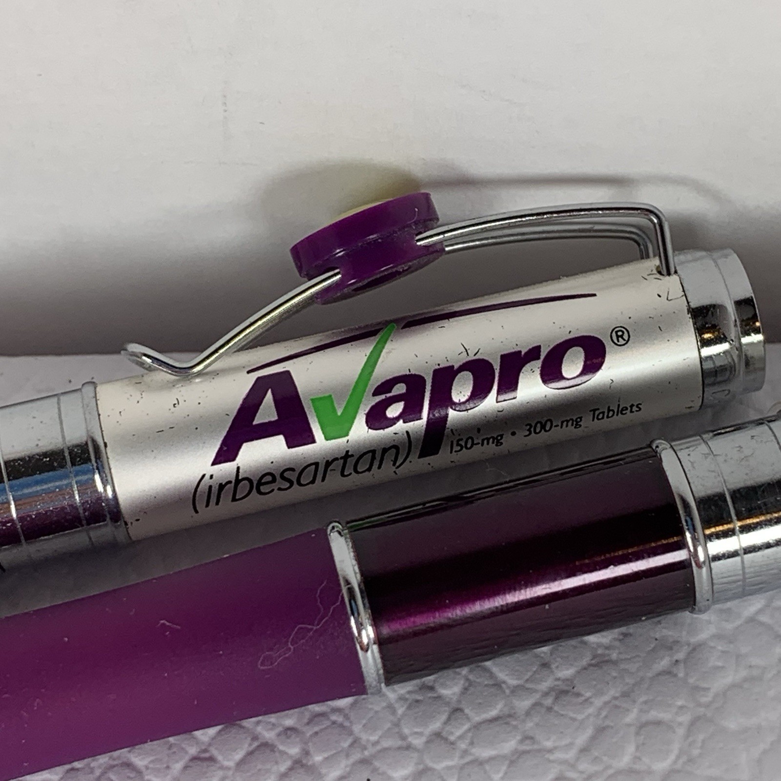 Avapro Drug Rep Pen Pharmaceutical Advertising Twist Metal (2) Original Owner ￼