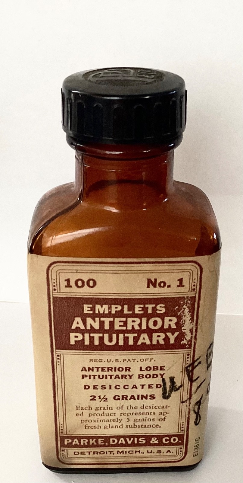 Rare Vintage Emplets Anterior Pit Amber Medicine Bottle Parke Davis w/contents