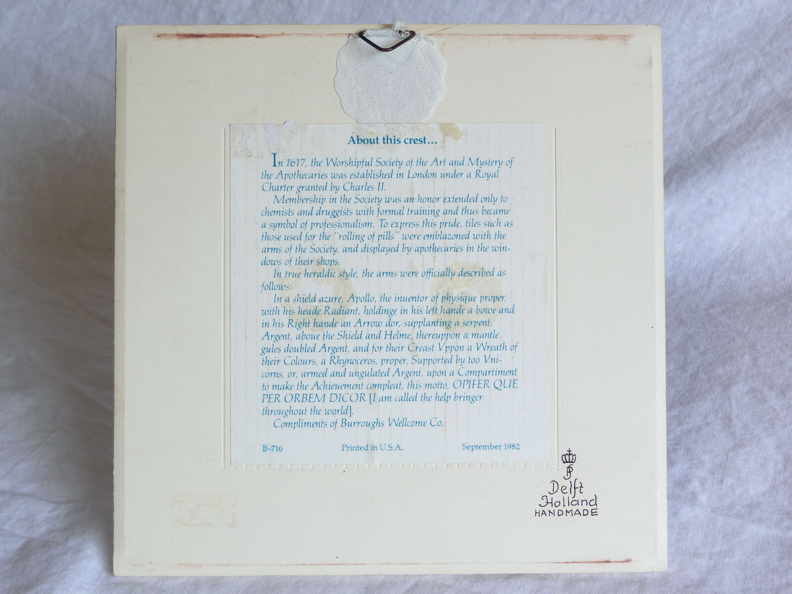 1982 BURROUGHS WELLCOME Replica Pill Tile APOTHECARY’S CREST Delft Holland B-716