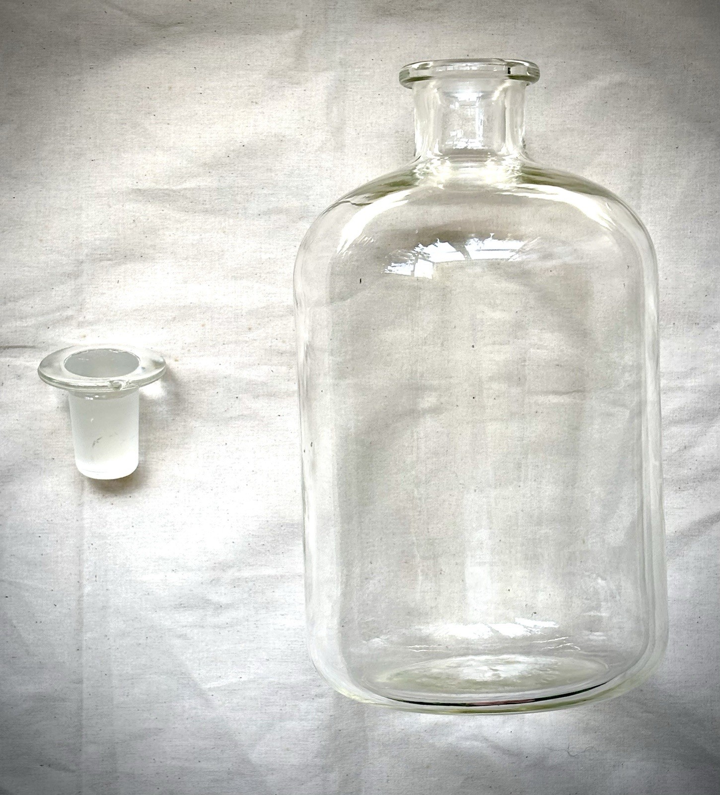 Pyrex Glass Science Labware Bottle Hand Blown Apothecary 11” w/ Stopper *READ*