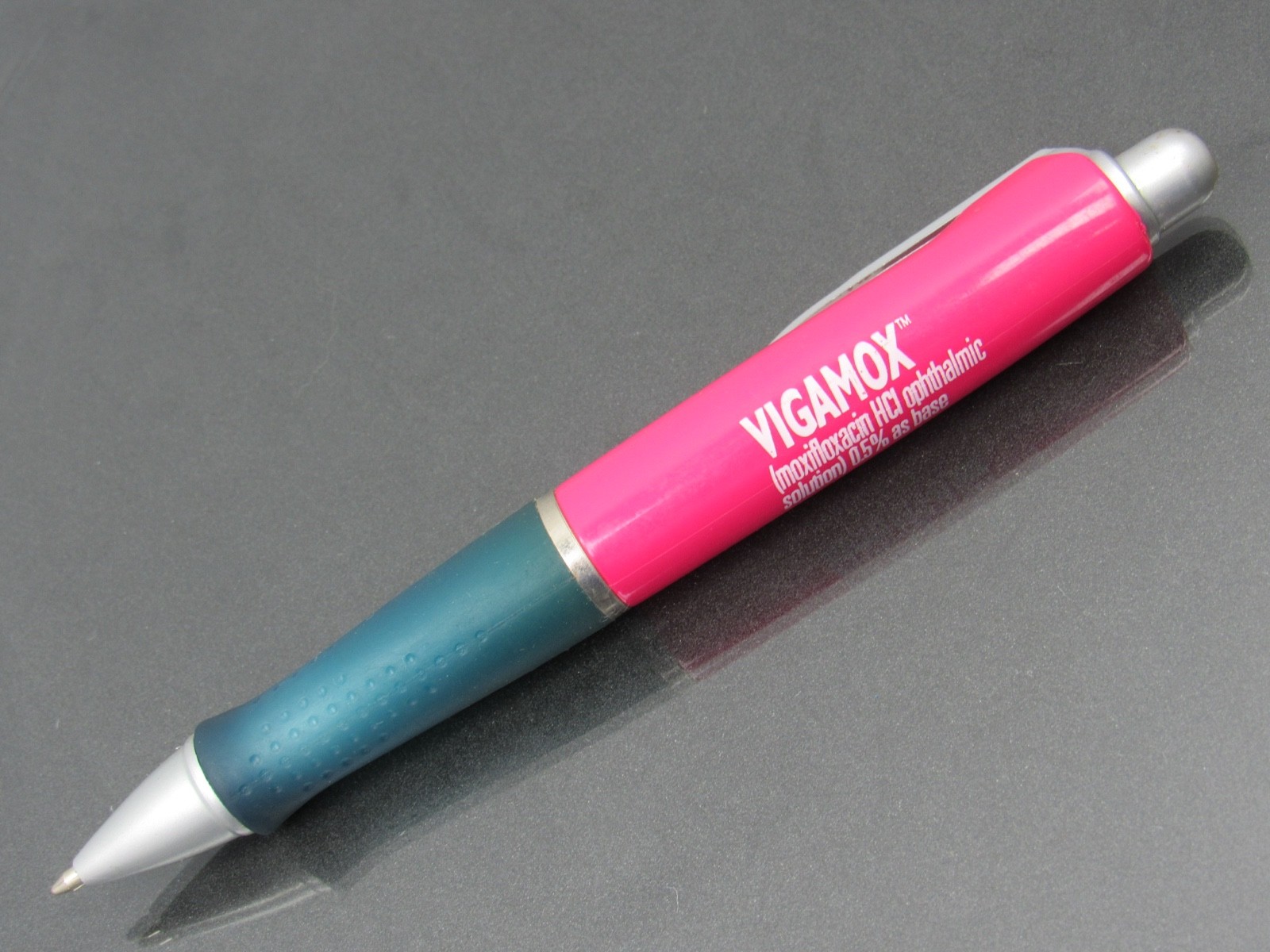 Rare Big Bold Pink & Blue Vigamox PEN Drug Rep Pharmaceutical Promo Advertising