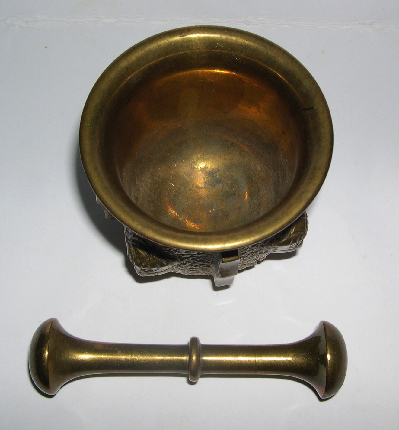 Vintage Decorative Brass /Bronze? Mortar & Pestle Five Lion Face Relief Design