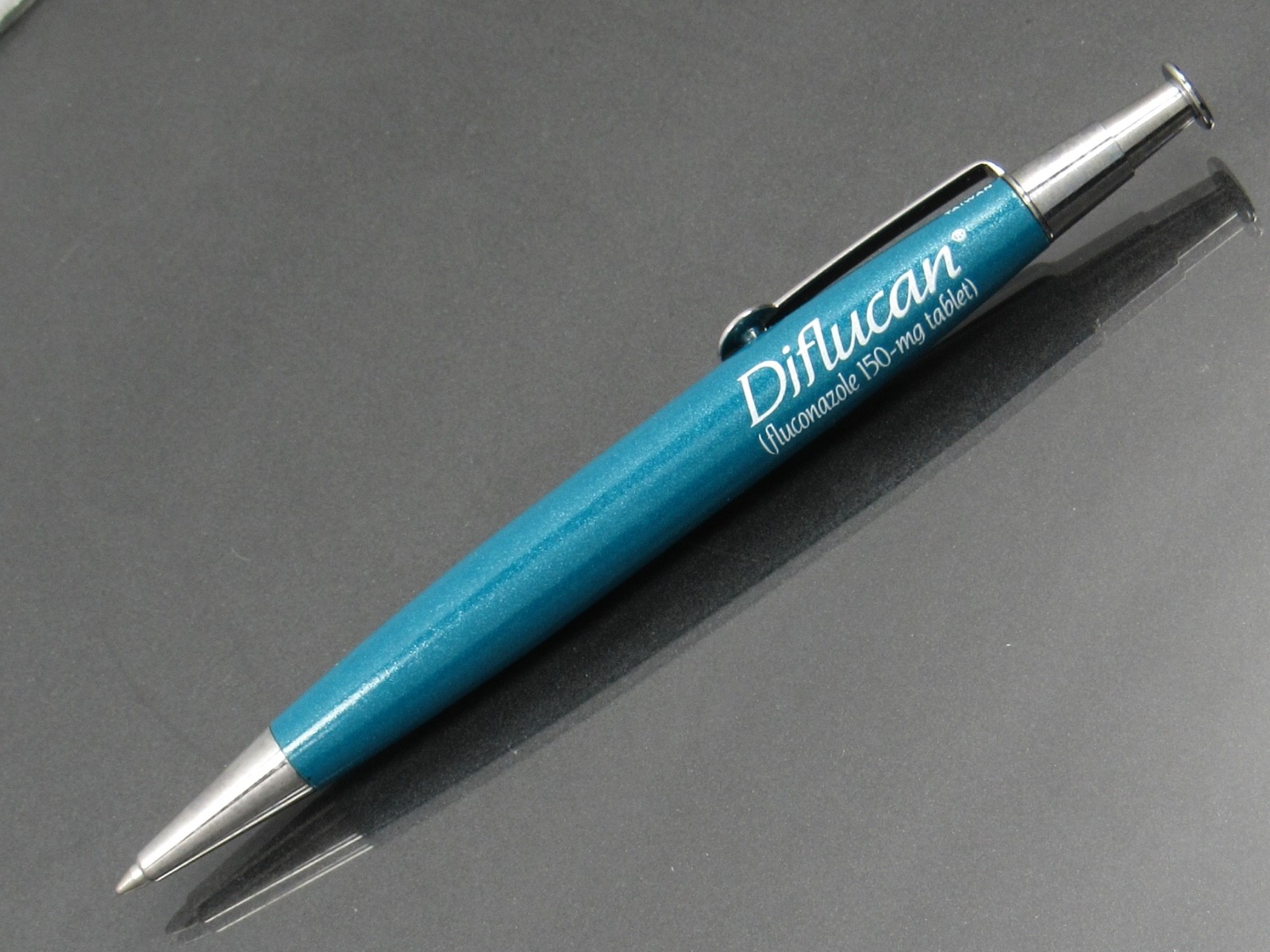Diflucan Metal PEN Drug Rep Pharmaceutical Promo Advertising Nailhead Clicker