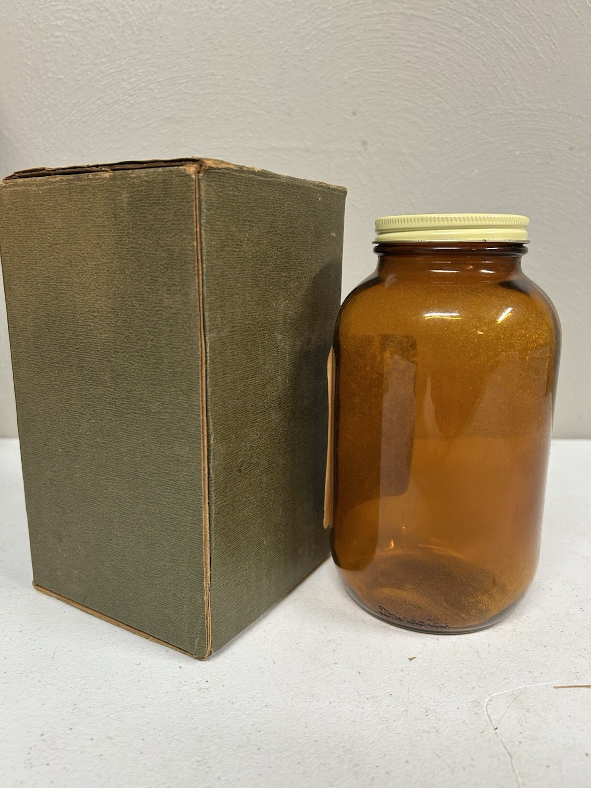 Vintage Eli Lilly Cargo-Resin Powder Box & Bottle Rare Pharmaceutical