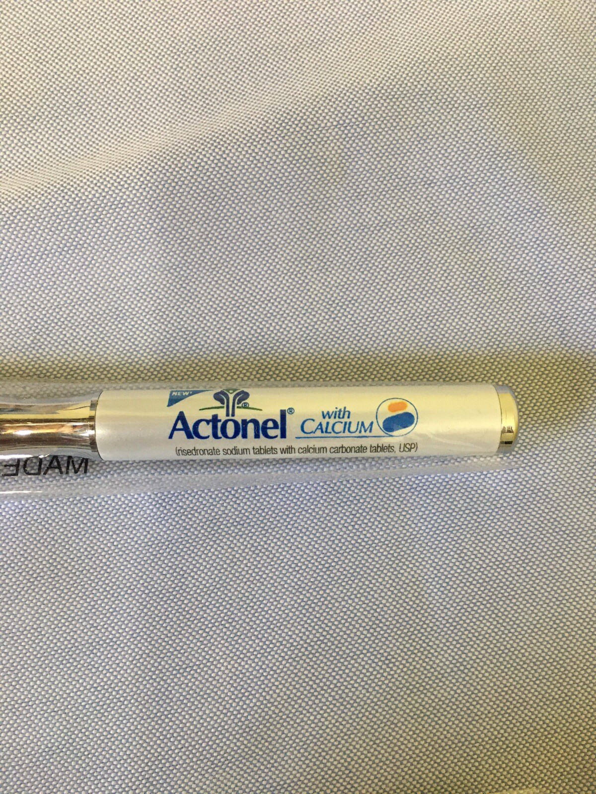 Actonel Heavy Metal Drug Rep Pharmaceutical White Twist Pen With Raised Grip