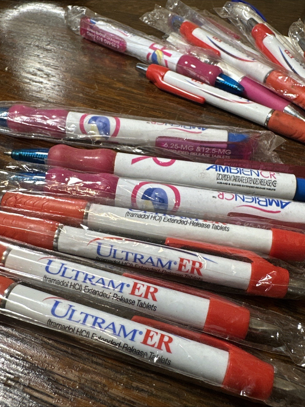 New & Used Lot of Over 160 Pharmaceutical Drug Rep Advertising Pens