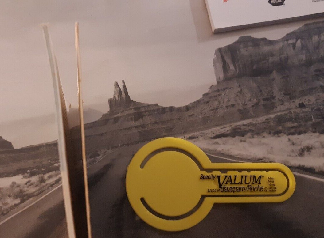 VINTAGE VALIUM ROCHE NOTE PAD AND PAPER CLIP PROMOTIONAL ITEM