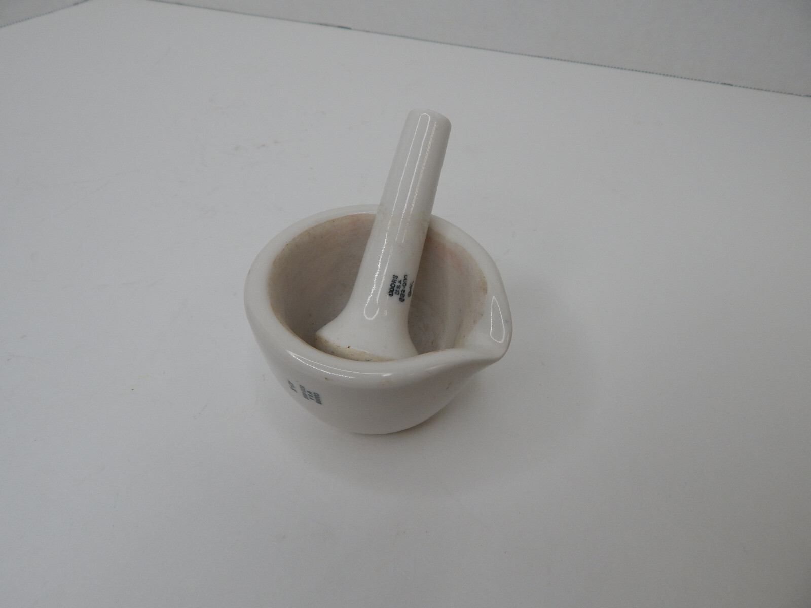 Vintage Mortar and pestle Coors 522-000, vintage and in good shape