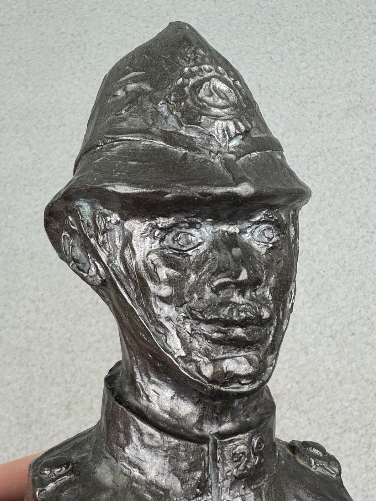 VINTAGE 1977 THE OXFORD BOBBY BOOKEND BUST BRITISH ENGLAND BRISTOL LABORATORIES