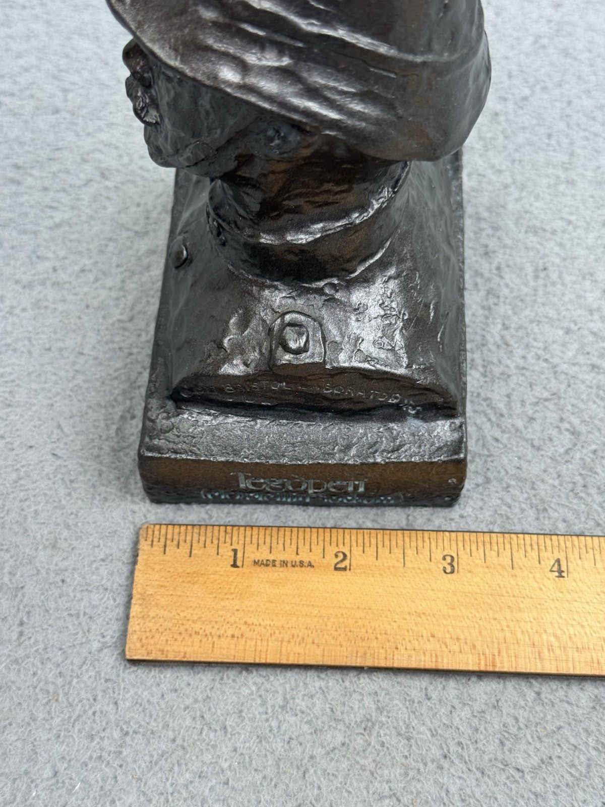 VINTAGE 1977 THE OXFORD BOBBY BOOKEND BUST BRITISH ENGLAND BRISTOL LABORATORIES