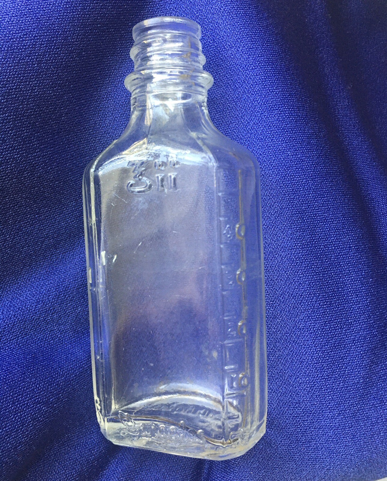 3ii 2oz Vintage Glass Old 1940s MEDICINE PHARMACY BOTTLE, Ephemera