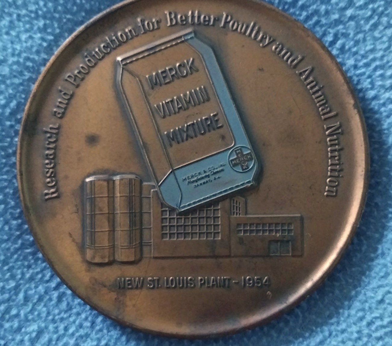 1954 MERCK Vitamin Mix Agriculture Animal Feed Pharmaceutical Promo bronze