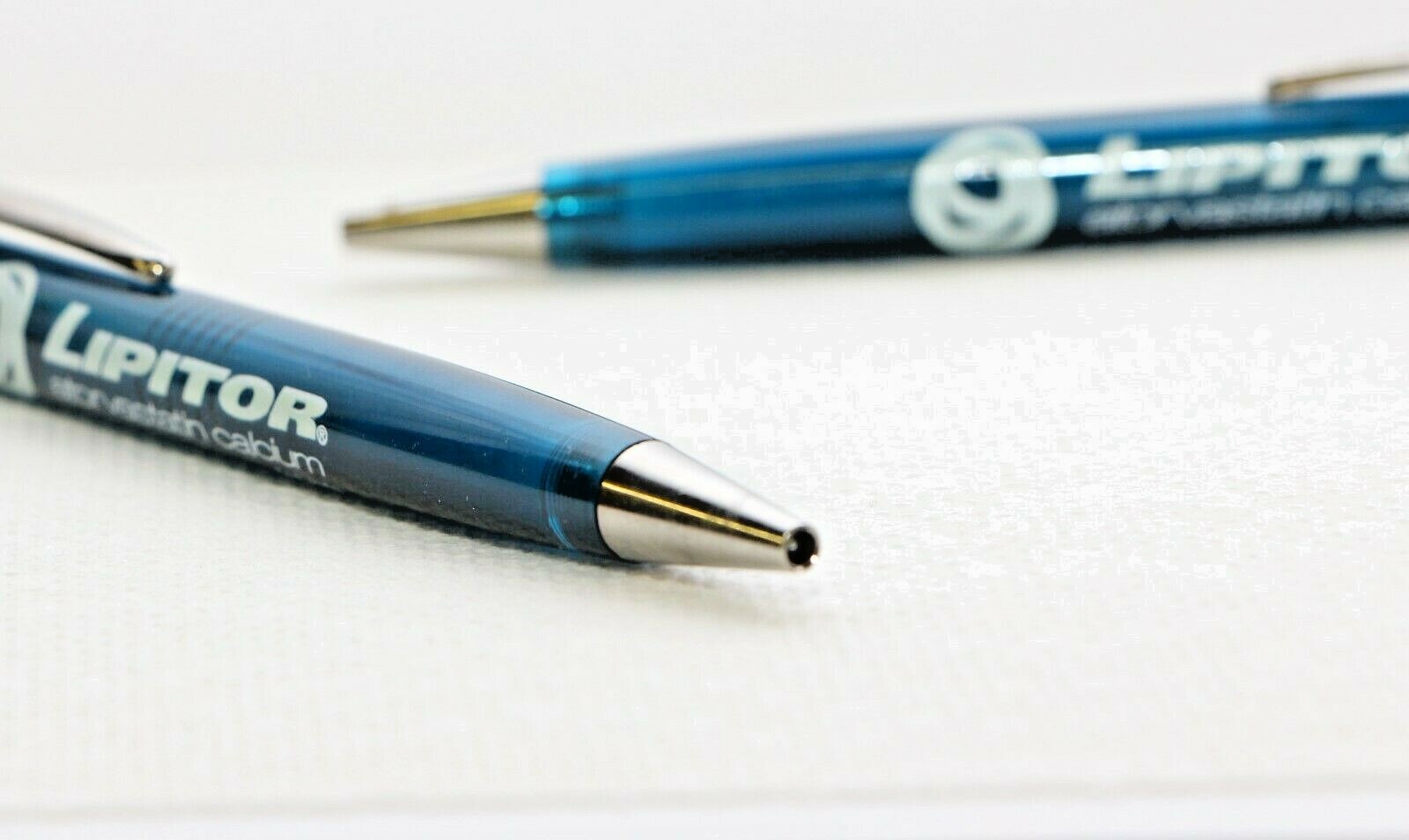 Drug Rep Pens 3 ( Lipitor ) Translucent Blues Metal and Plastic New