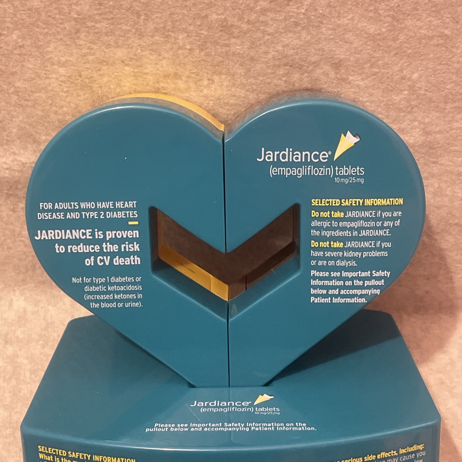 plastic Jardiance pharmacutical display Heart with base diabetes magnetic